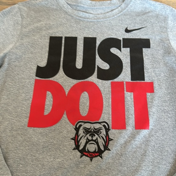 Boys Nike long sleeve - Picture 2 of 3